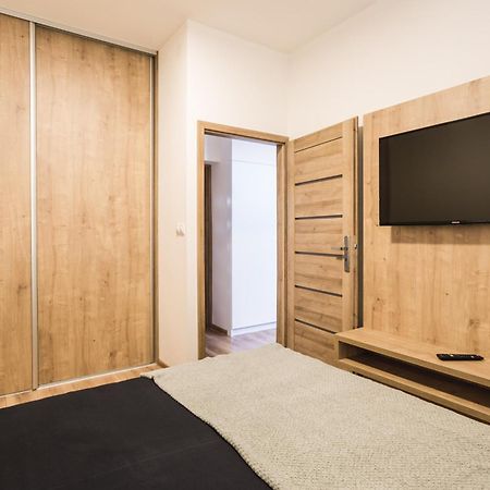 Flexihome Sk - Komenskeho - Private Parking Spot - Ultra Modern And Stylish Košice Habitación foto
